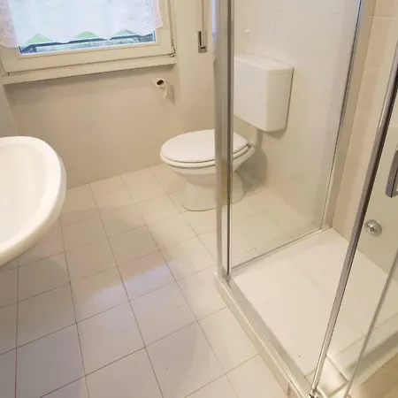 One-bedroom -vr- 0 09 *